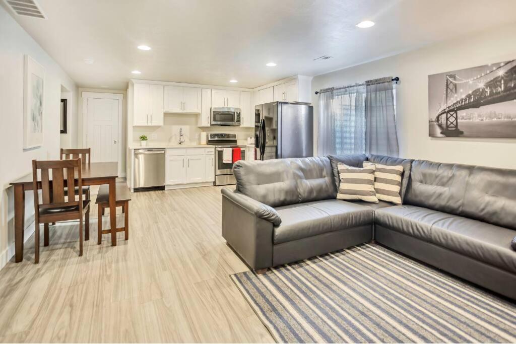 New Furnished 2Bd Apt! Great For Long Stays Vineyard Luaran gambar